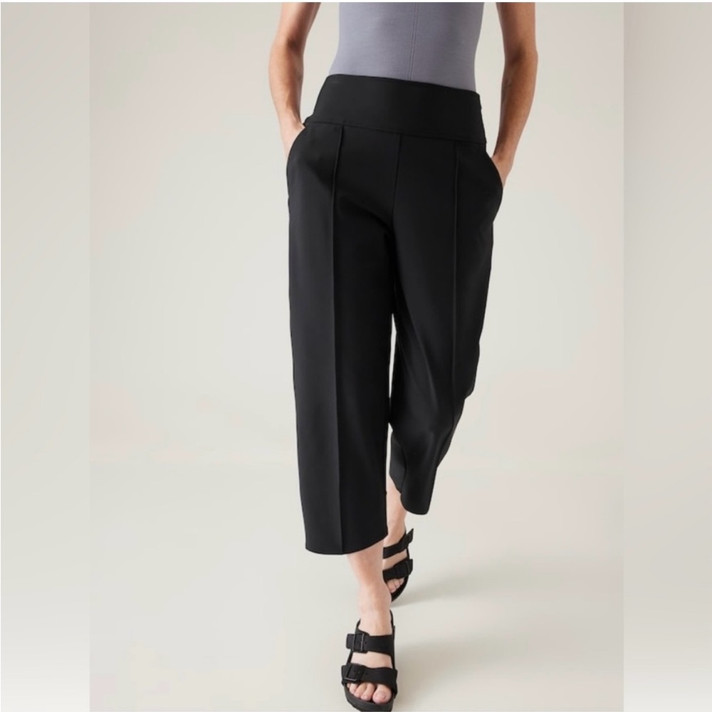 NWT SZ 8 ATHLETA STELLAR WIDE CROP Originally $129, I paid $54.99!
